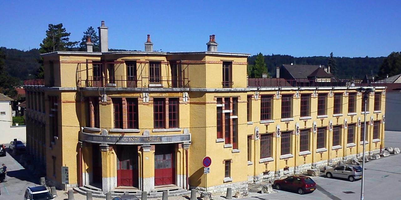 La Vie Est Belle Apartment Oyonnax Exterior photo